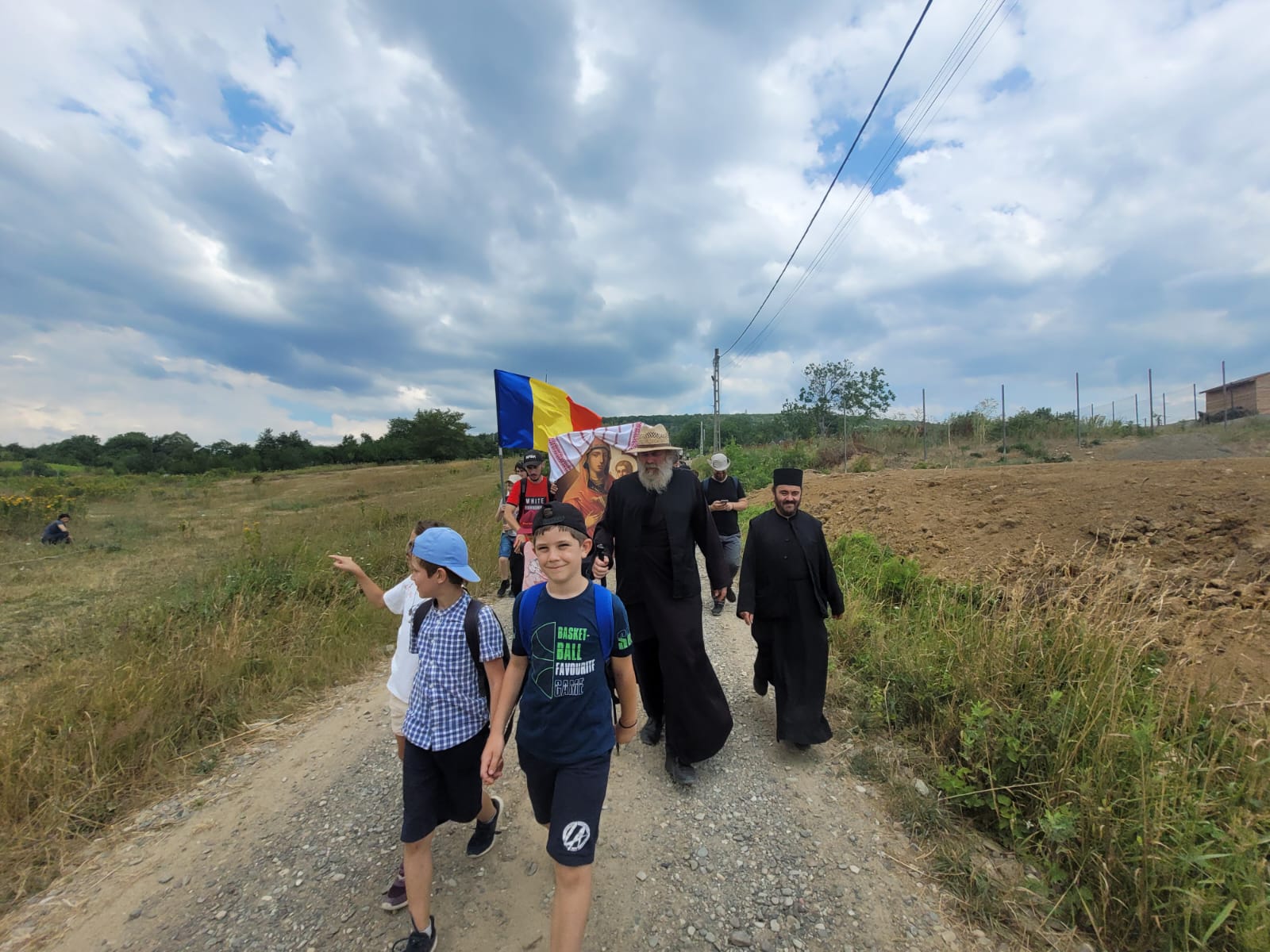 Pelerinajul pedestru „La pas pe colinele sfinte ale Iașului”