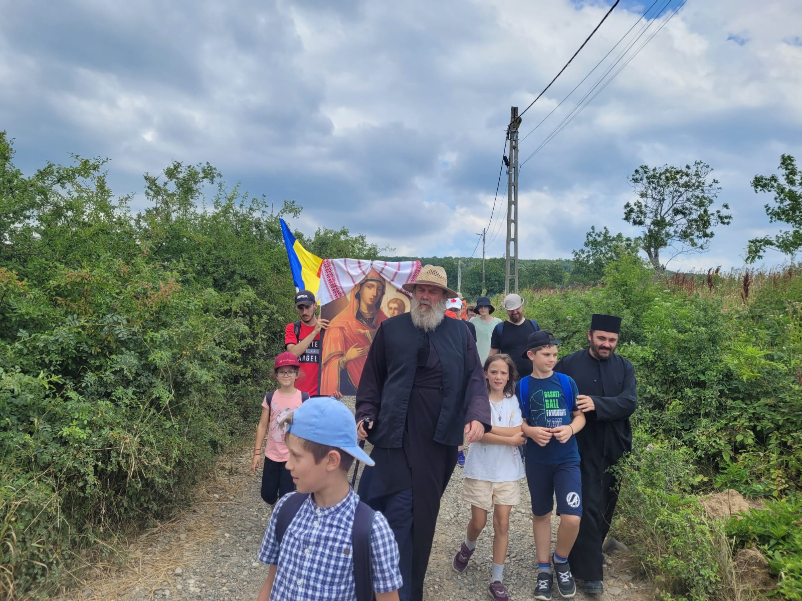 Pelerinajul pedestru „La pas pe colinele sfinte ale Iașului”