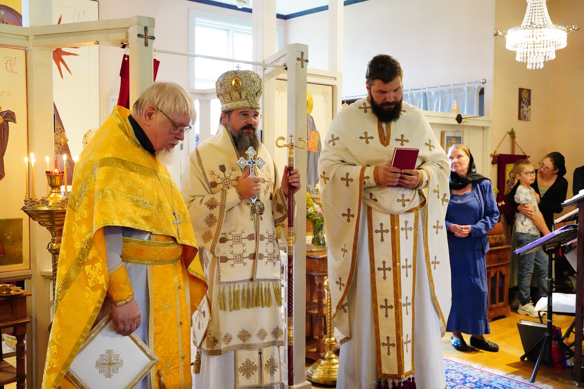 Slujire arhierească a PS Macarie în Parohia ortodoxă suedeză „Sfinții Apostoli Petru și Pavel” din orașul Leksand, regiunea Dalarna, Suedia