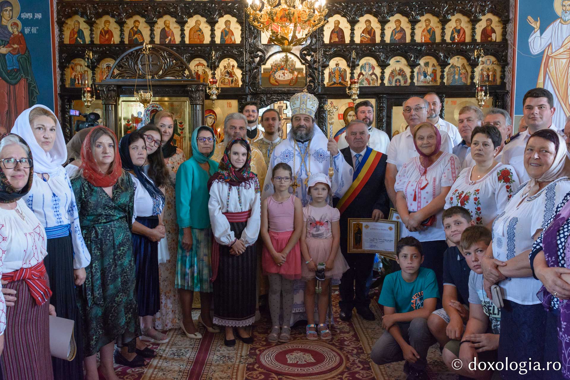 PS Nichifor alături de credincioși