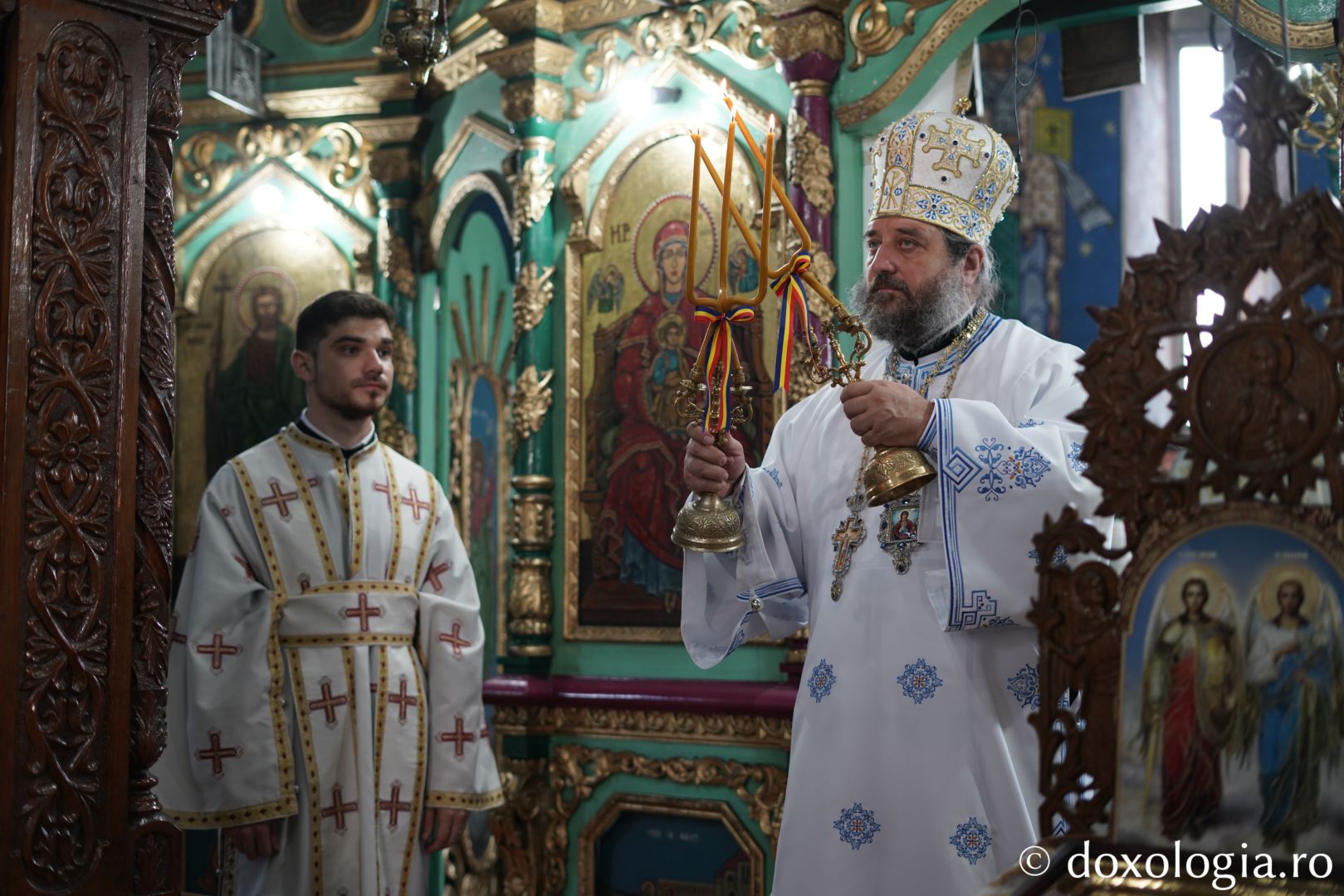 Moment din Sfânta Liturghie oficiată de PS Nichifor Botoșăneanul / Foto: Ștefan Chircă