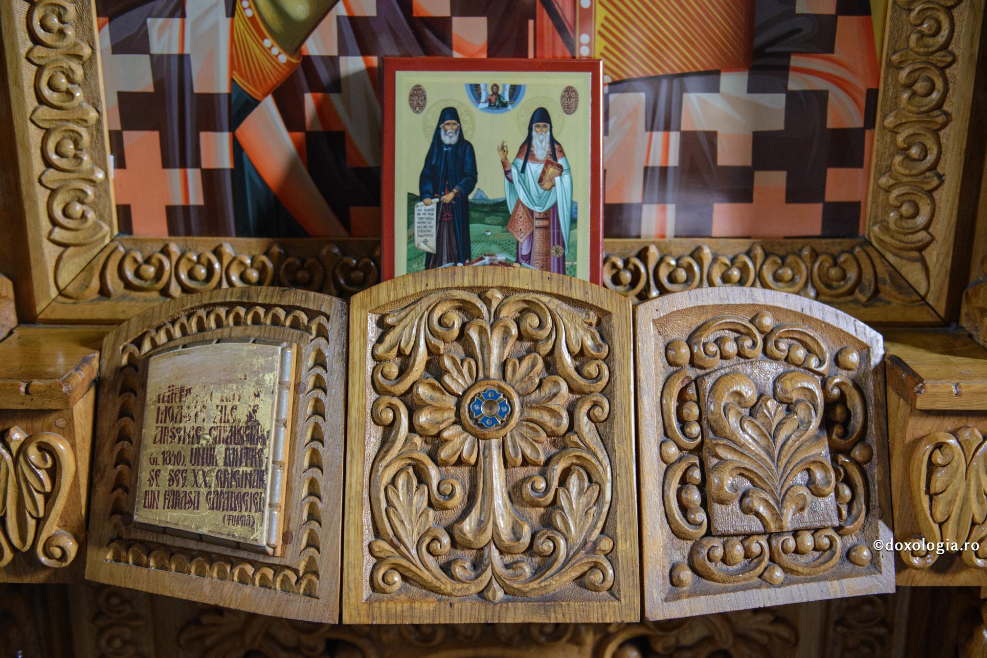 Icoană cu Sfântul Paisie Aghioritul și Sfântul Arsenie Capadocianul / Foto: Oana Nechifor