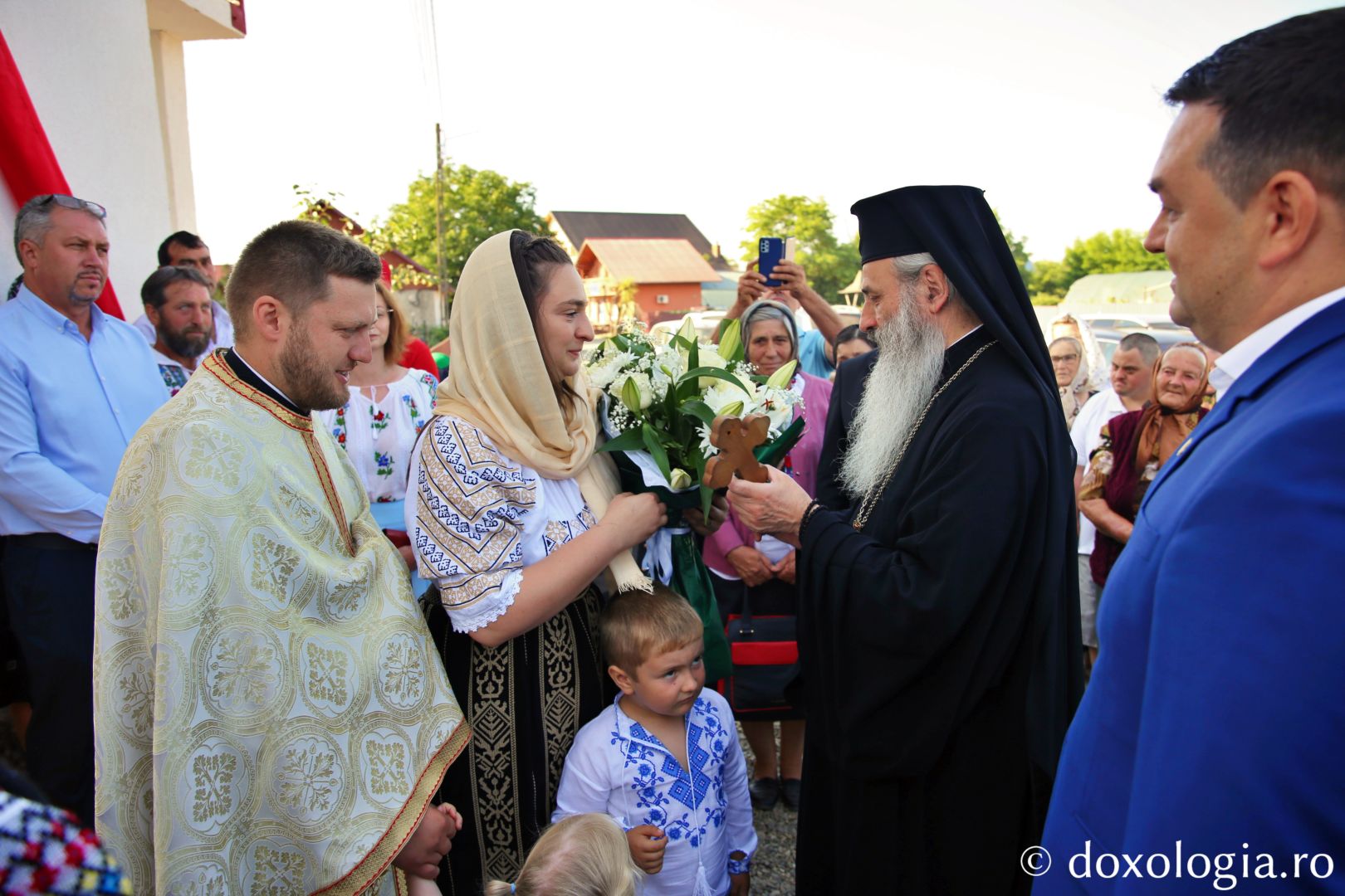 Biserica închinată Sfântului Ierarh Nicolae din Bădiuți a fost târnosită
