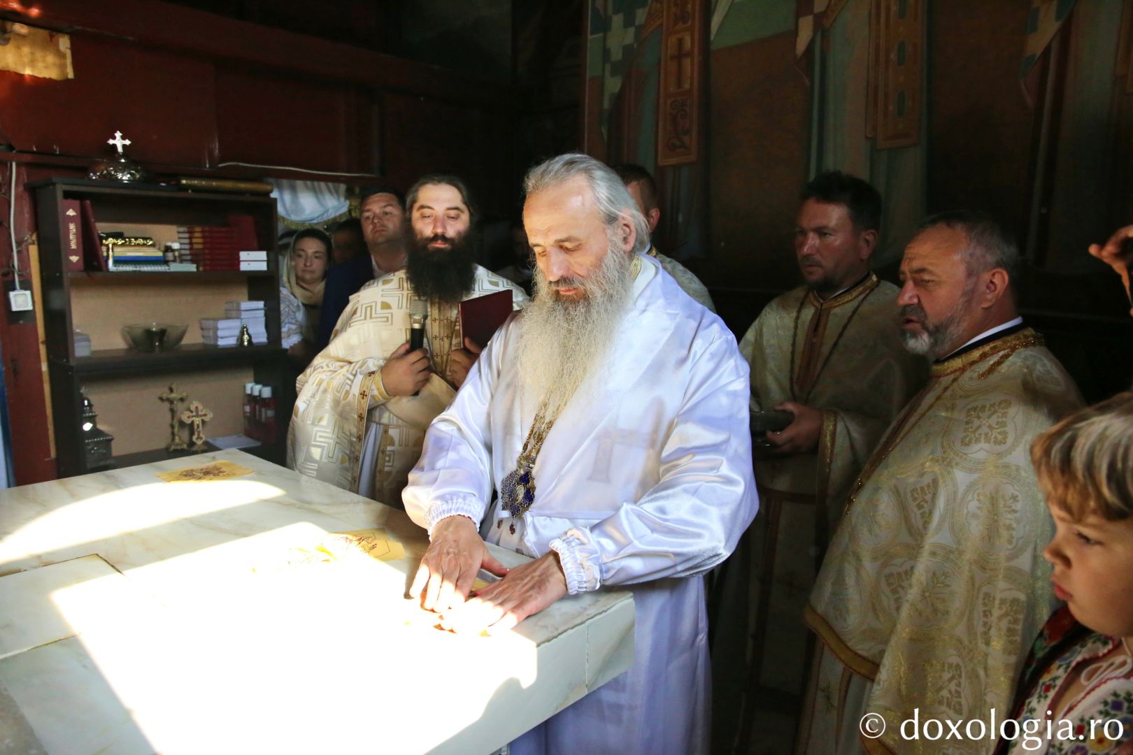 Biserica închinată Sfântului Ierarh Nicolae din Bădiuți a fost târnosită