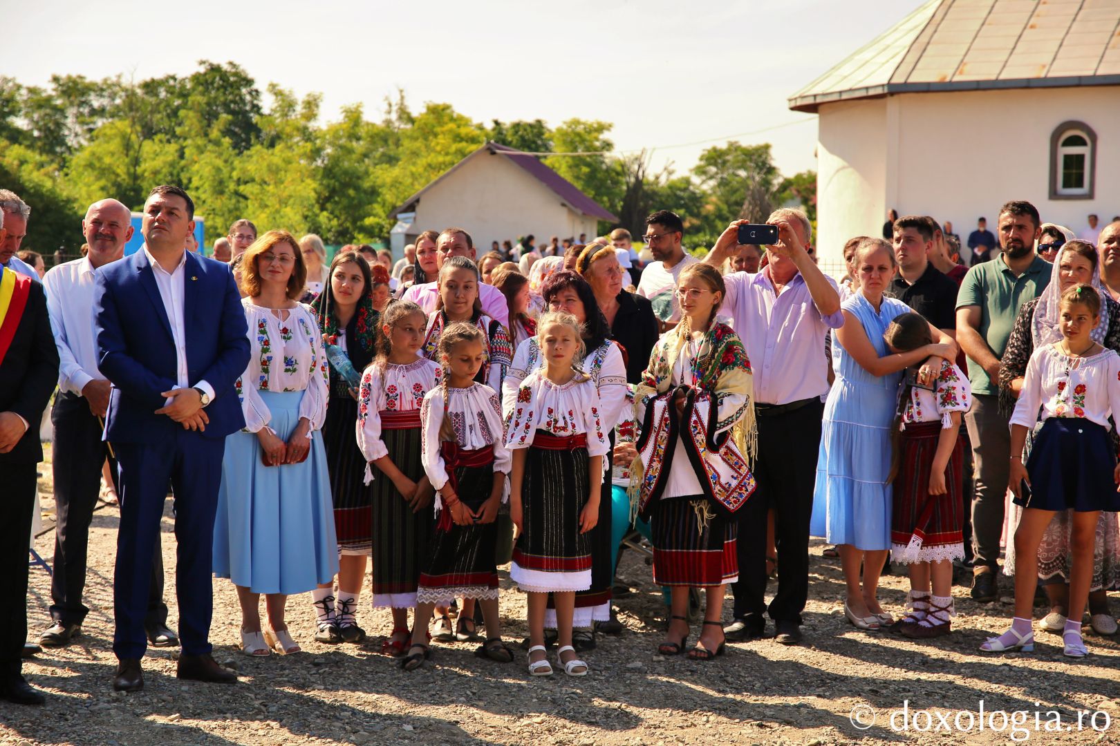 Biserica închinată Sfântului Ierarh Nicolae din Bădiuți a fost târnosită