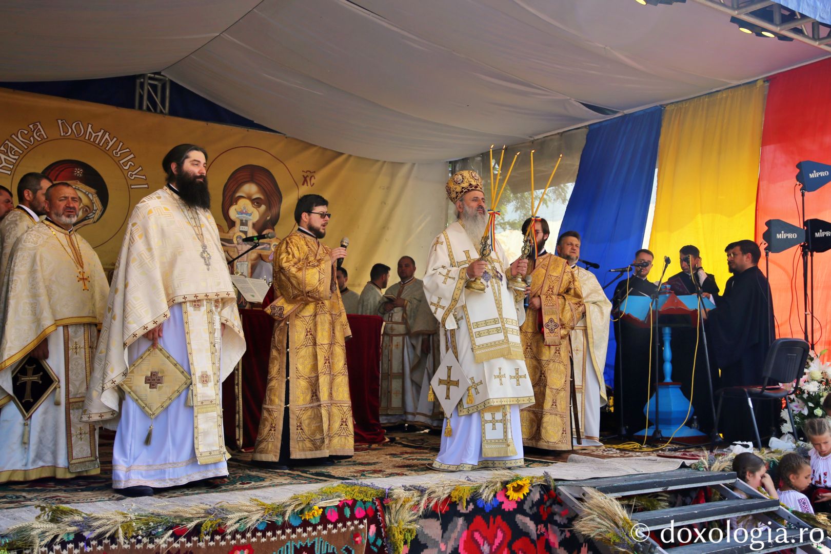 Biserica închinată Sfântului Ierarh Nicolae din Bădiuți a fost târnosită