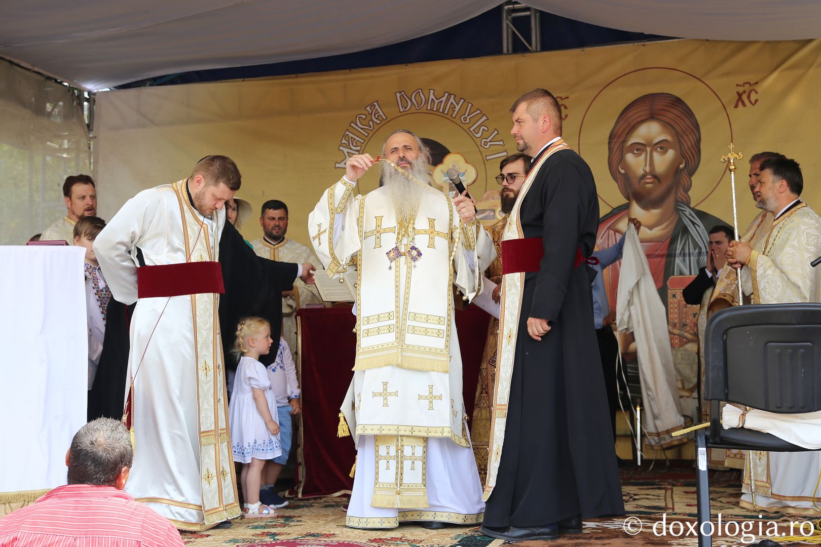 Biserica închinată Sfântului Ierarh Nicolae din Bădiuți a fost târnosită