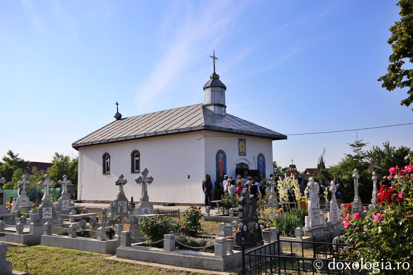 Biserica închinată Sfântului Ierarh Nicolae din Bădiuți a fost târnosită