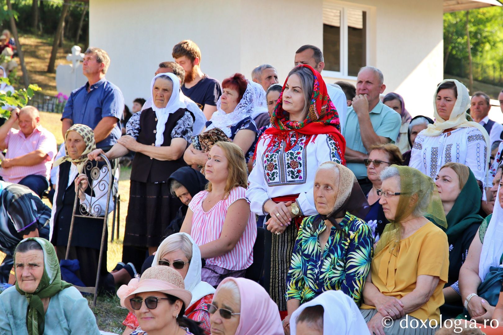 Credincioșii din Concești, prezenți la Sfânta Liturghie oficiată de PS Nichifor Botoșăneanul / Foto: Flavius Popa