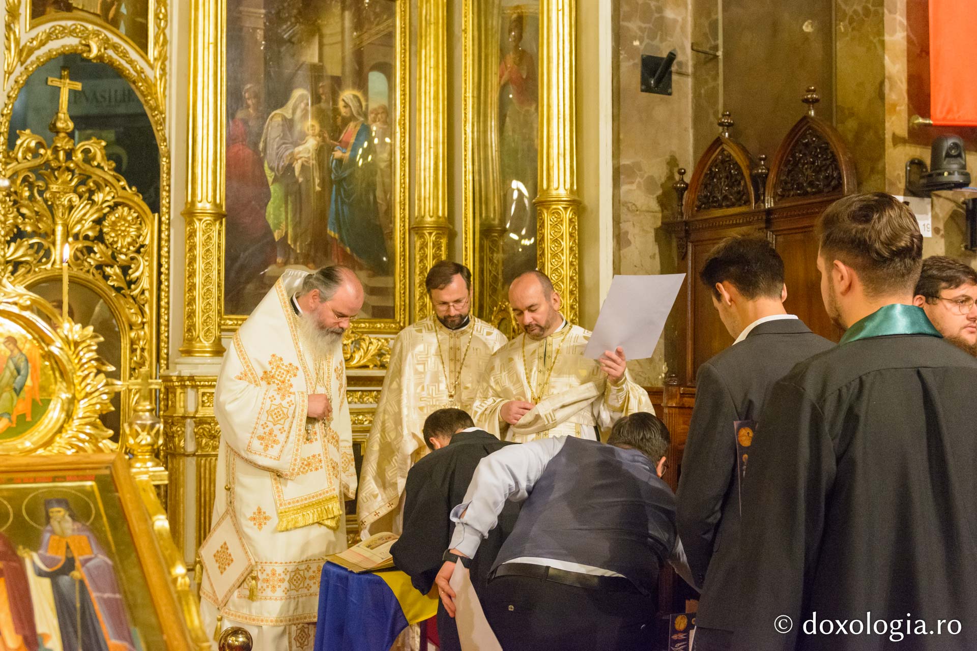 Studenții teologi ieșeni au depus jurământul de credință față de Biserica Ortodoxă