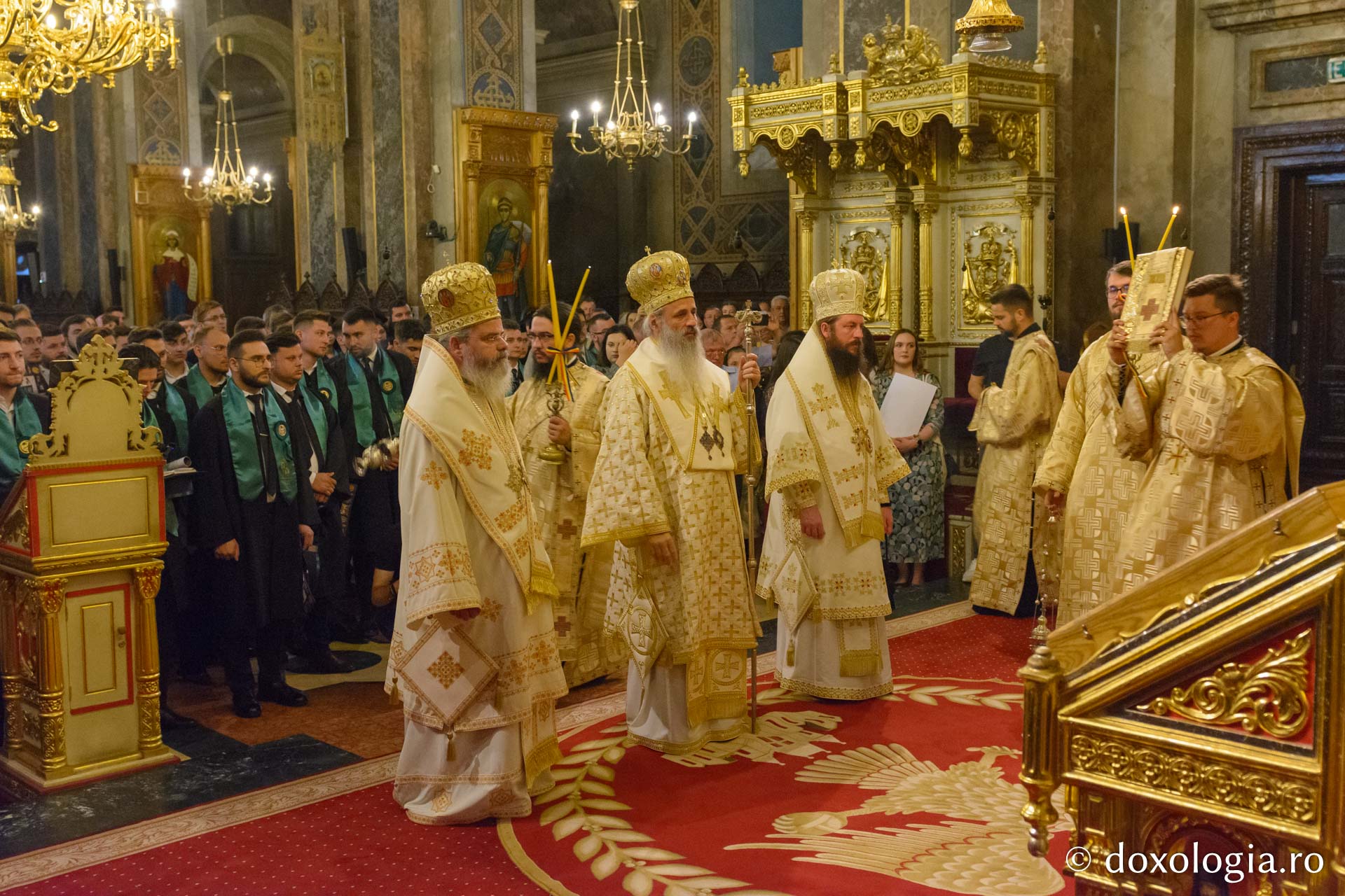 Studenții teologi ieșeni au depus jurământul de credință față de Biserica Ortodoxă
