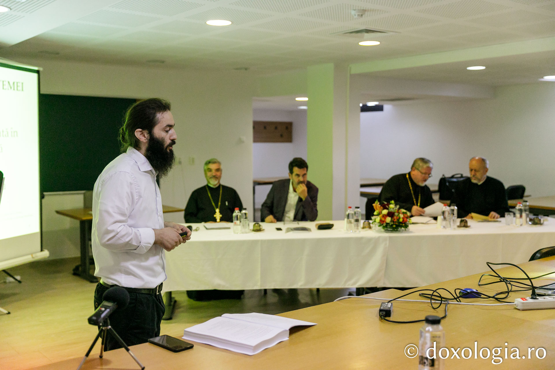 Un nou doctor la Facultatea de Teologie din Iași