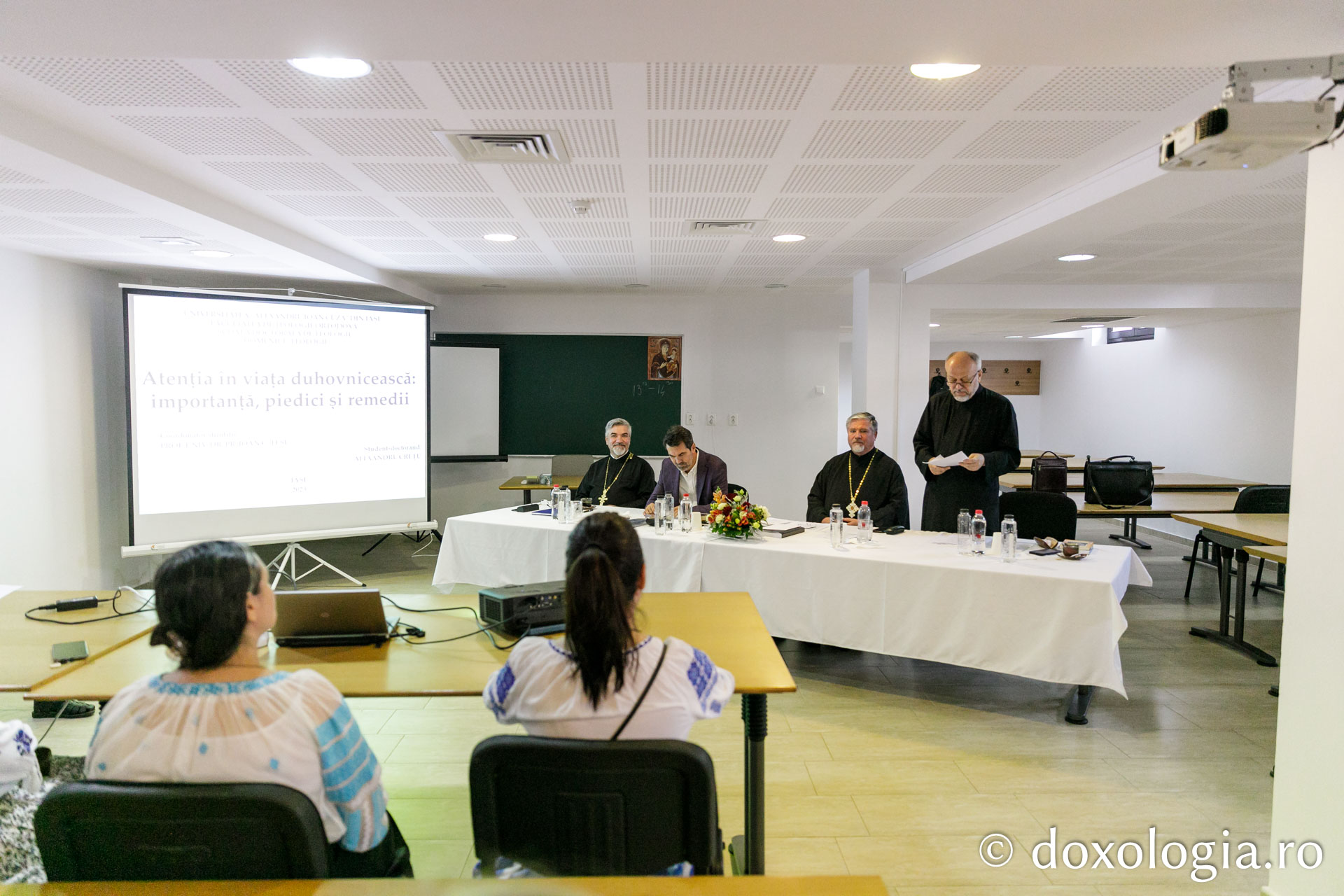 Un nou doctor la Facultatea de Teologie din Iași