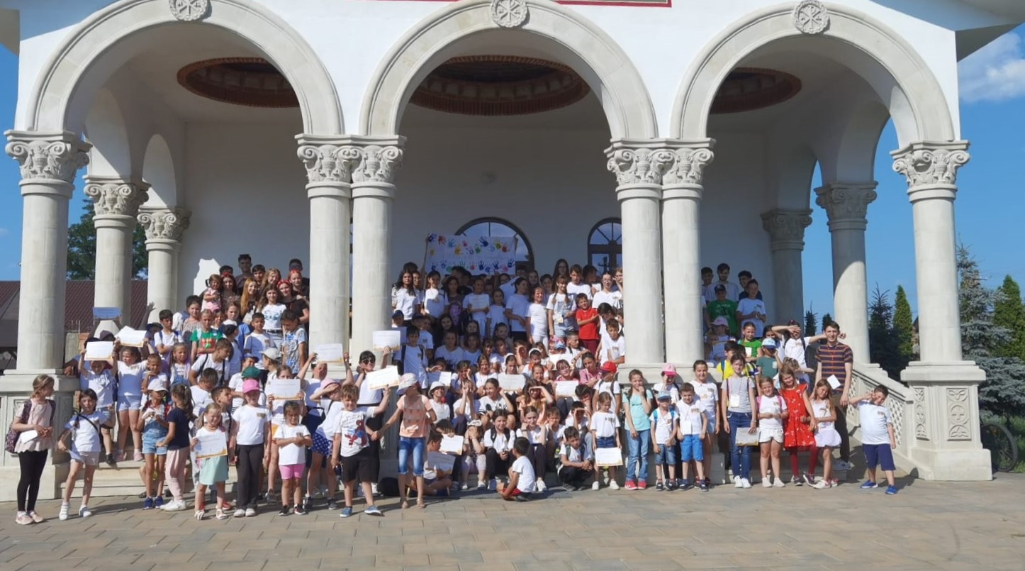 Tabăra din Pridvorul Satului în Podoleni - Neamț Tabăra din Pridvorul Satului în Podoleni - Neamț