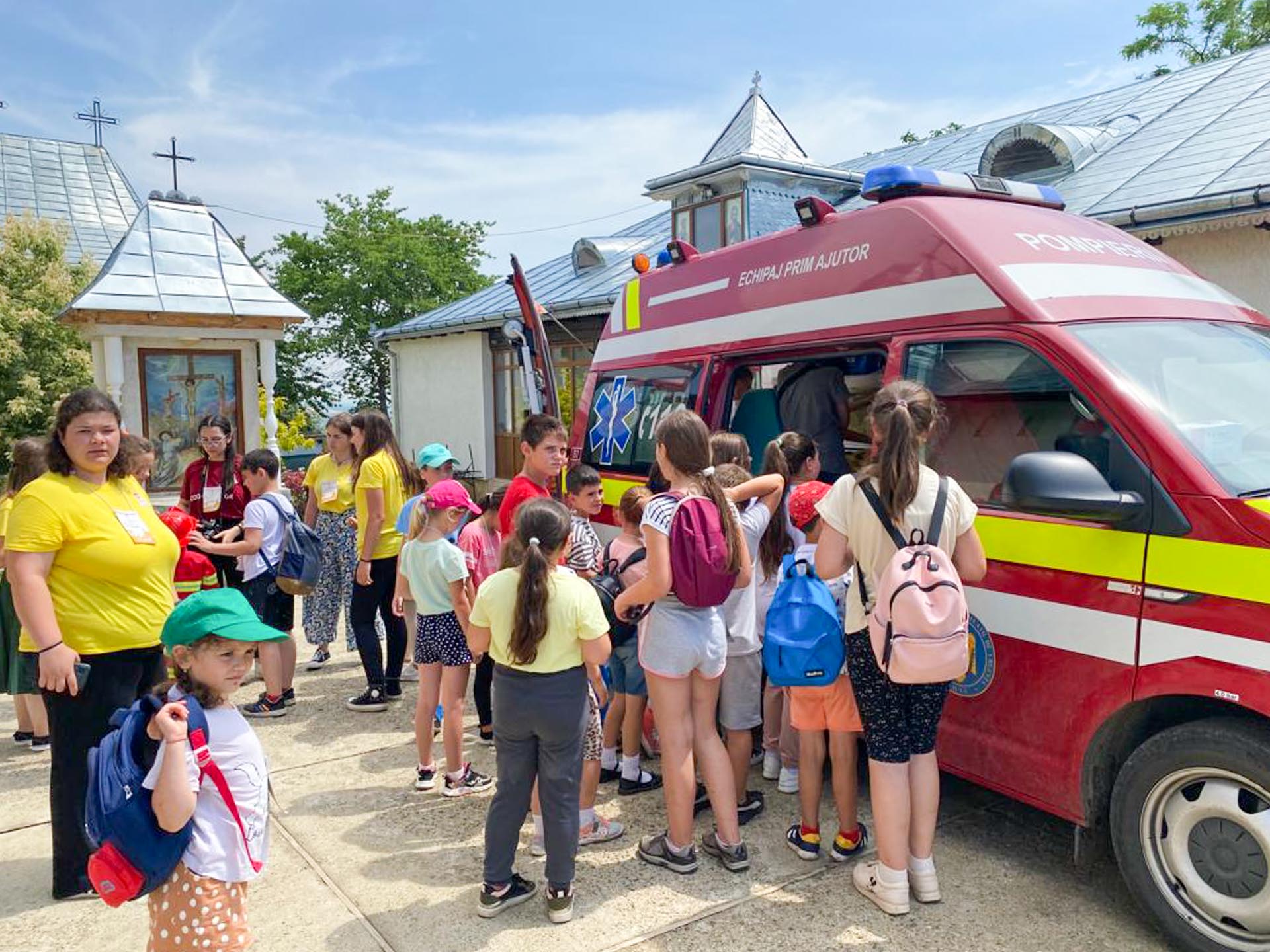 Autoutilitara SMURD, prezentată copiilor