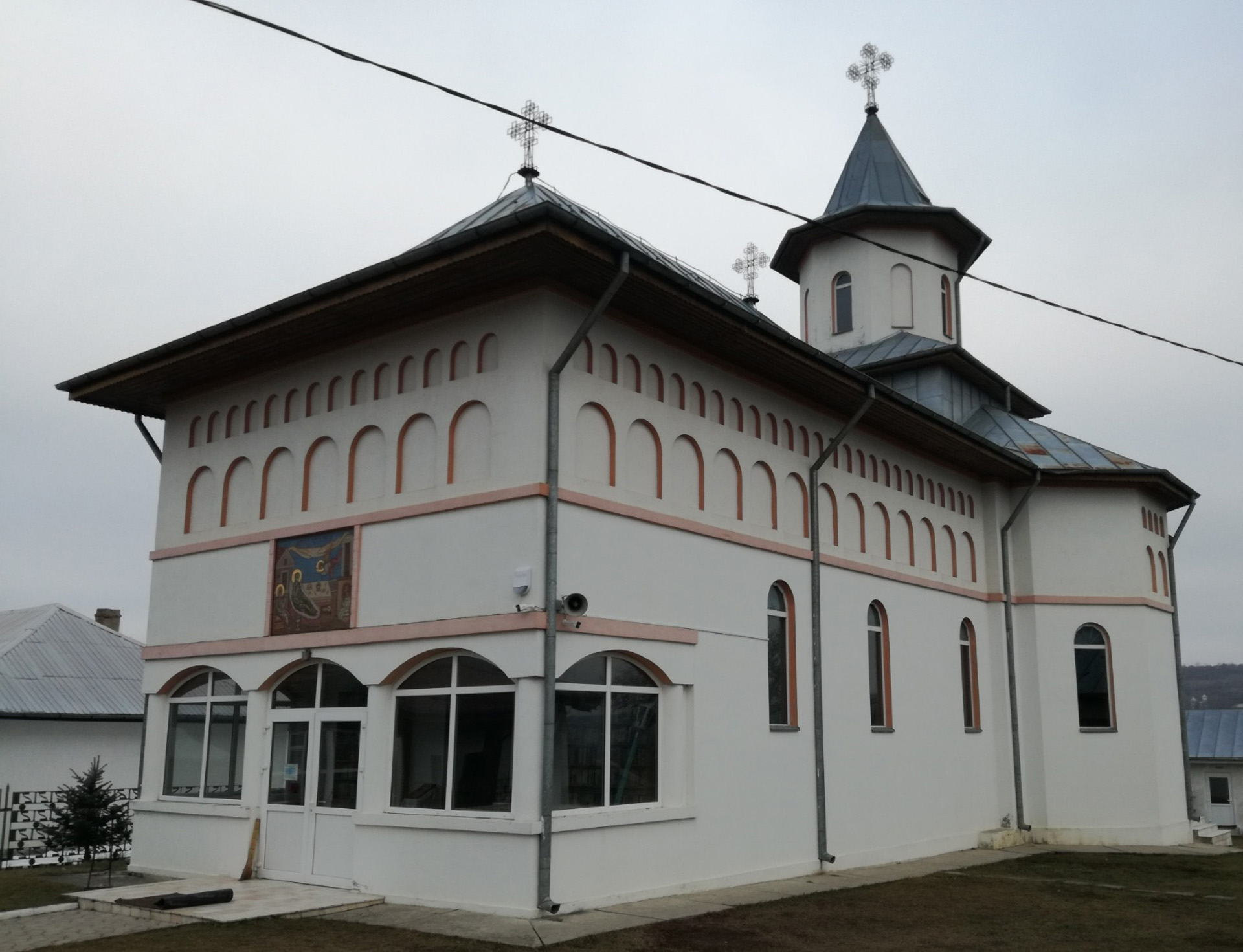 Biserica Nașterea Maicii Domnului din satul Ruși, Dobrovăț