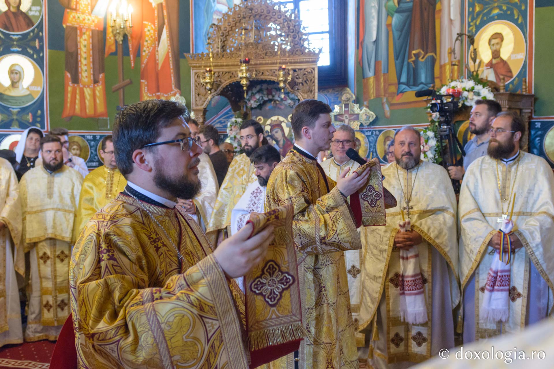 Diaconi, rostind ectenia mare