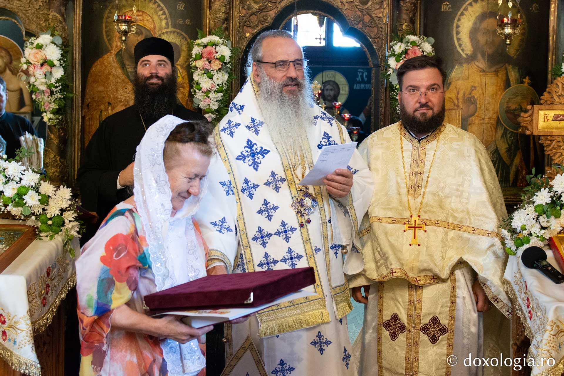 Acordare distincții de vrednicie