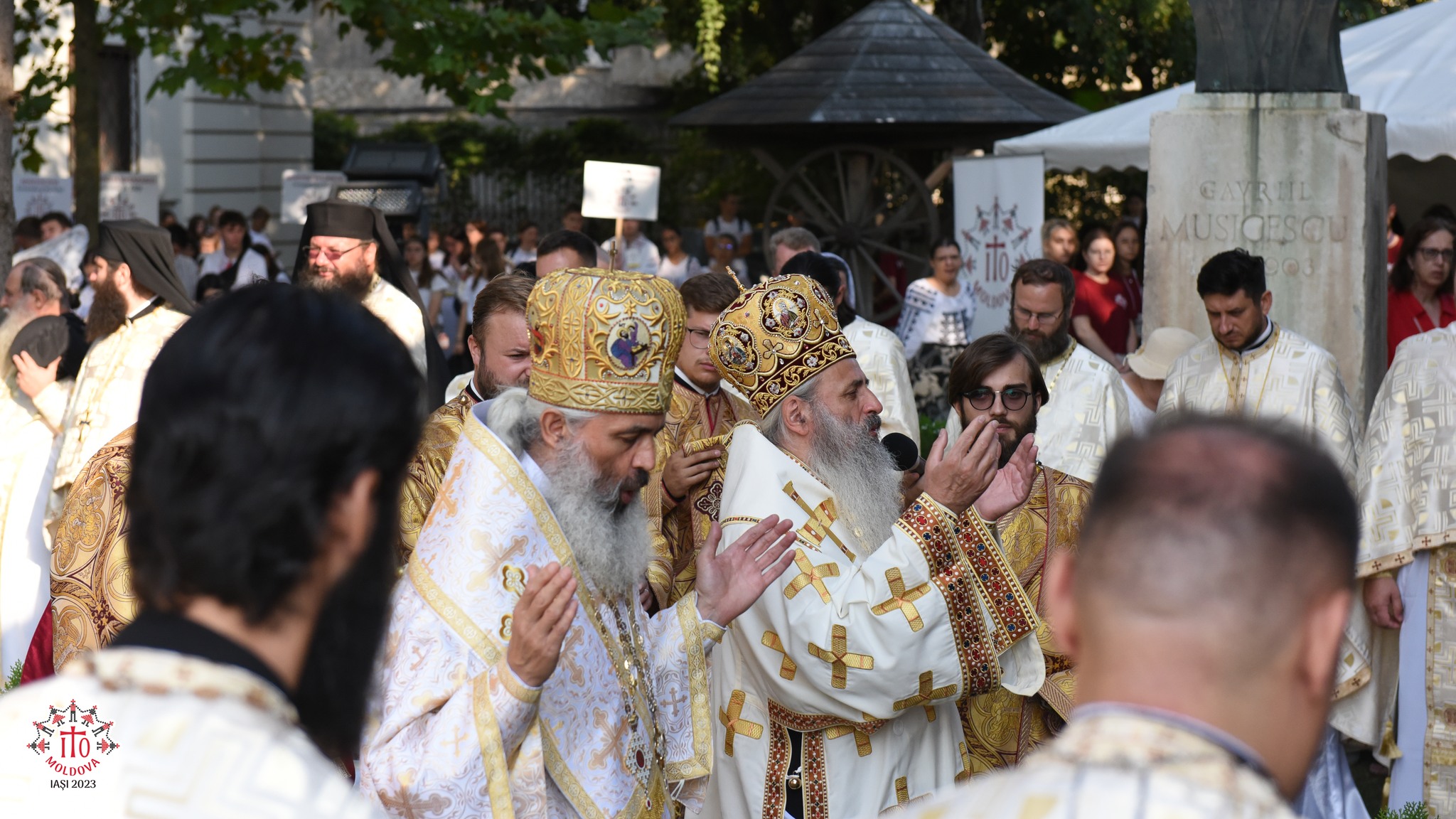 IPS Teofan și PS Antonie la Sfânta Liturghie săvârșită cu prilejul ITOM 2023 / Foto: ITOM