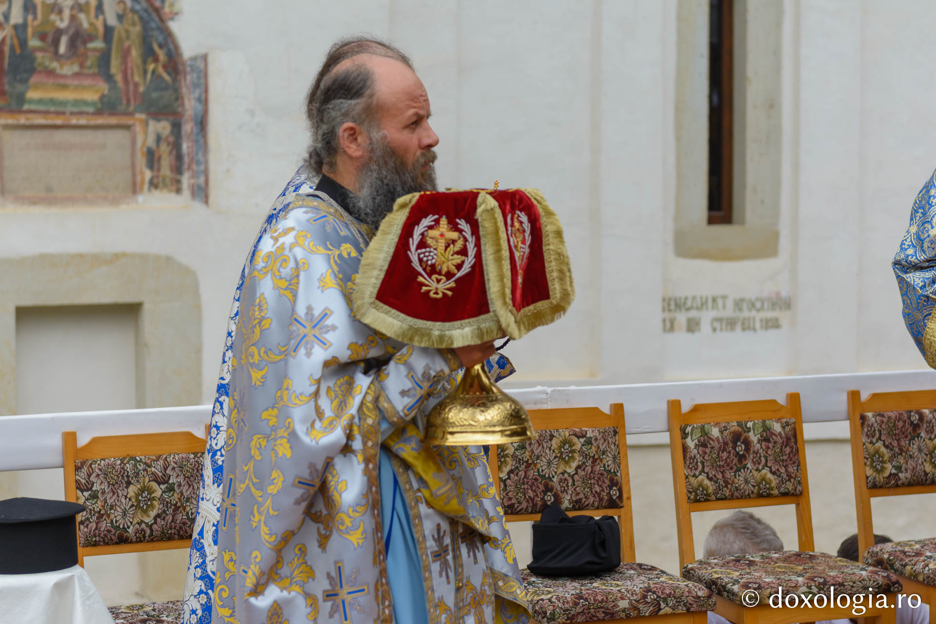 Ieșirea cu cinstitele Daruri