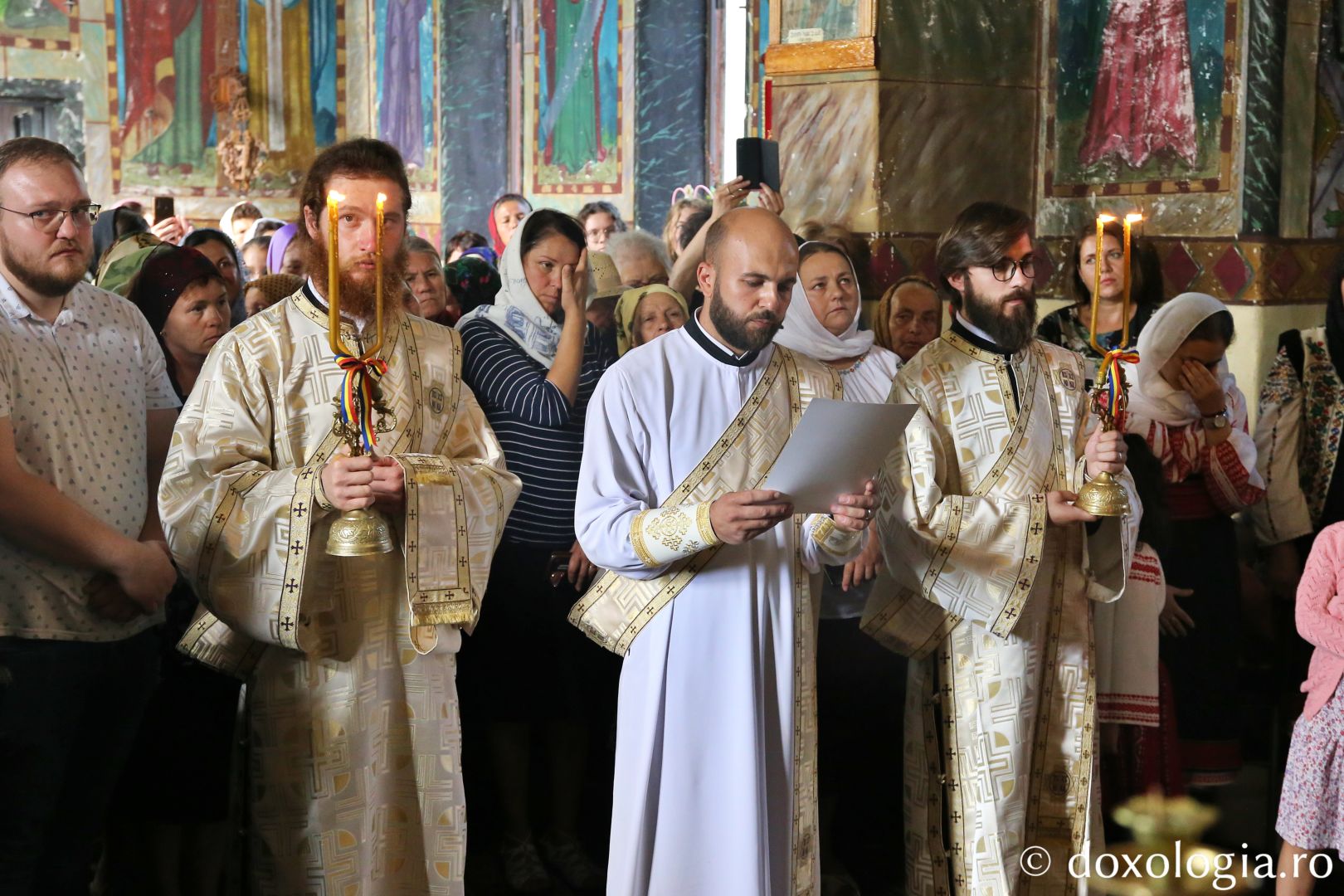 Moment din cadrul hirotoniei pr. Ionuț Ciobanu pe seama Parohiei Libertatea / Foto: Flavius Popa