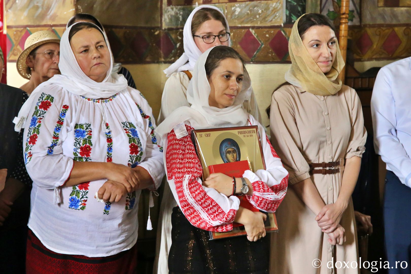 Credincioșii din Parohia Libertatea participând la Sfânta Liturghie / Foto: Flavius Popa