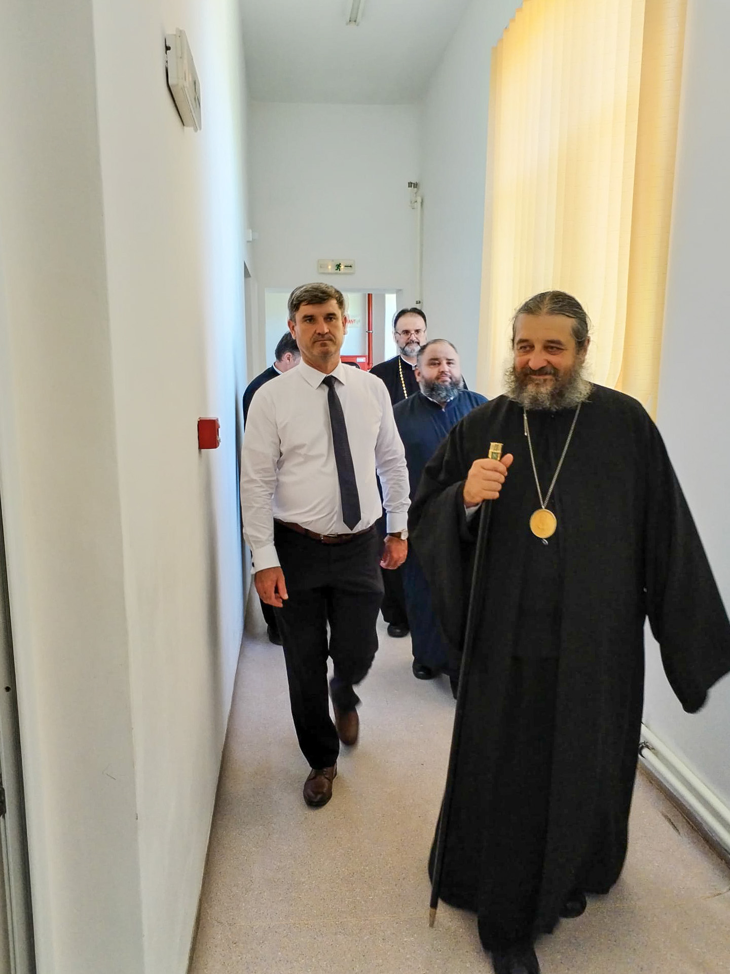 PS Nichifor Botoșăneanul, alături de bătrâni