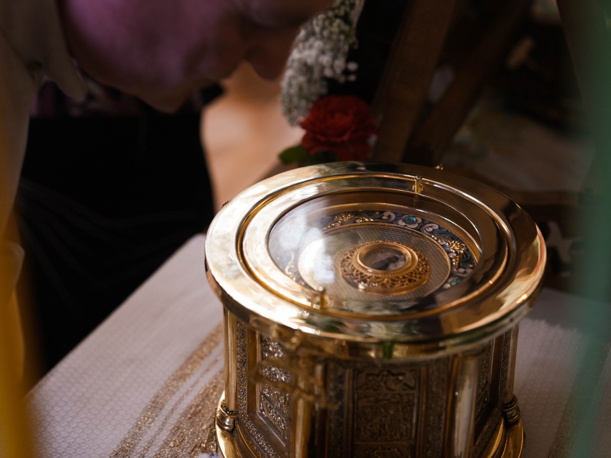 Moaștele Sfântului Nectarie, duse în Parohia Secu-Tașca