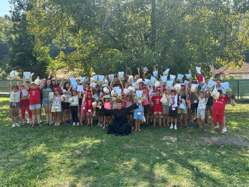 Peste 130 de copii au participat la taberele „Tinerețe în Ortodoxie”, organizate de Asociația Filantropia a Arhiepiscopiei Aradului