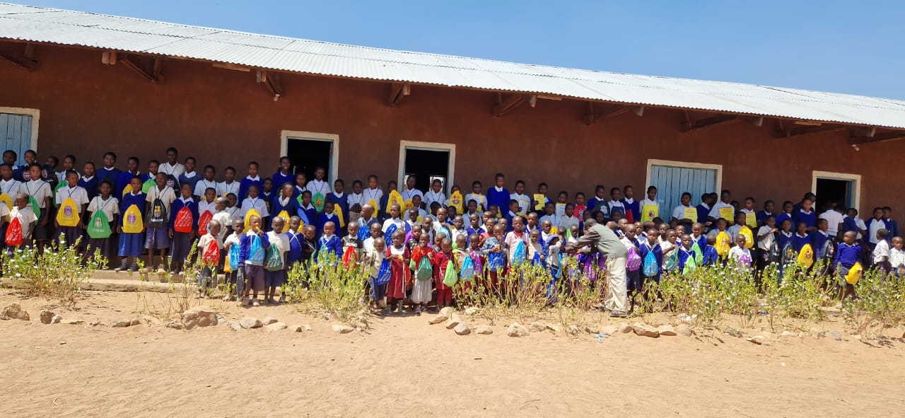 Vizită la şcoala primară din satul Mlambalasi