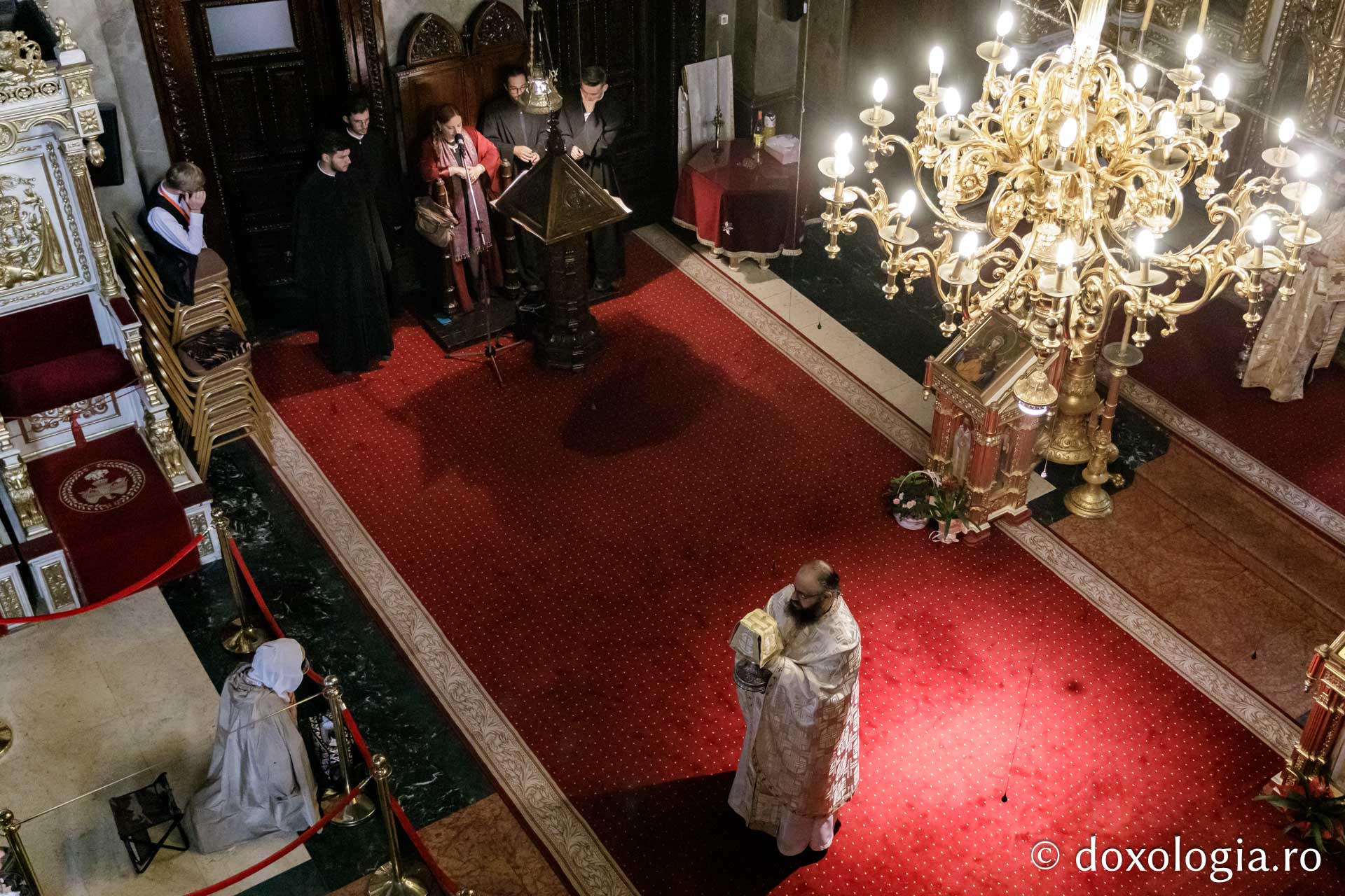 Ieșirea cu Cinstitele Daruri / Foto: Oana Nechifor Sfânta Liturghie