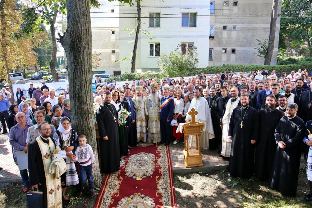 Paraclisul Seminarului Teologic din Dorohoi a fost sfințit la 100 de ani de la înființare / Foto: Flavius Popa Paraclisul Seminarului Teologic din Dorohoi a fost sfințit la 100 de ani de la înființare / Foto: Flavius Popa