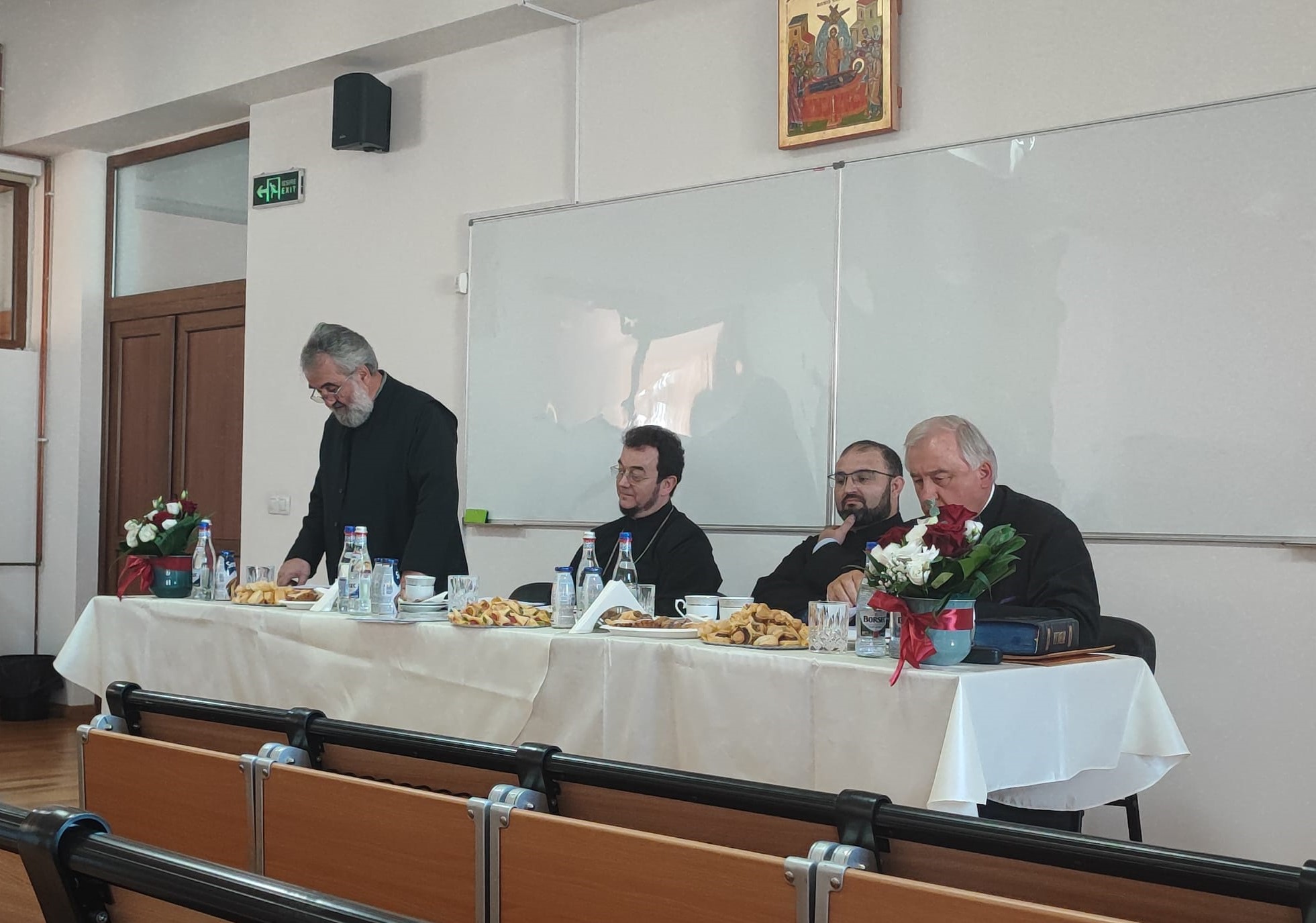 Comisia de doctorat: Arhim. Prof. Univ. Dr. Teofil Tia, decanul Facultății de Teologie Ortodoxă Cluj-Napoca, Pr. Prof. Univ. Dr. Stelian Tofană, coordonatorul științific al lucrării, Pr. Prof. Univ. Dr. Constantin Coman, Pr. Conf. Univ. Dr. Marian Vild și Diac. Lect. Univ. Dr. Stelian Pașca-Tușa