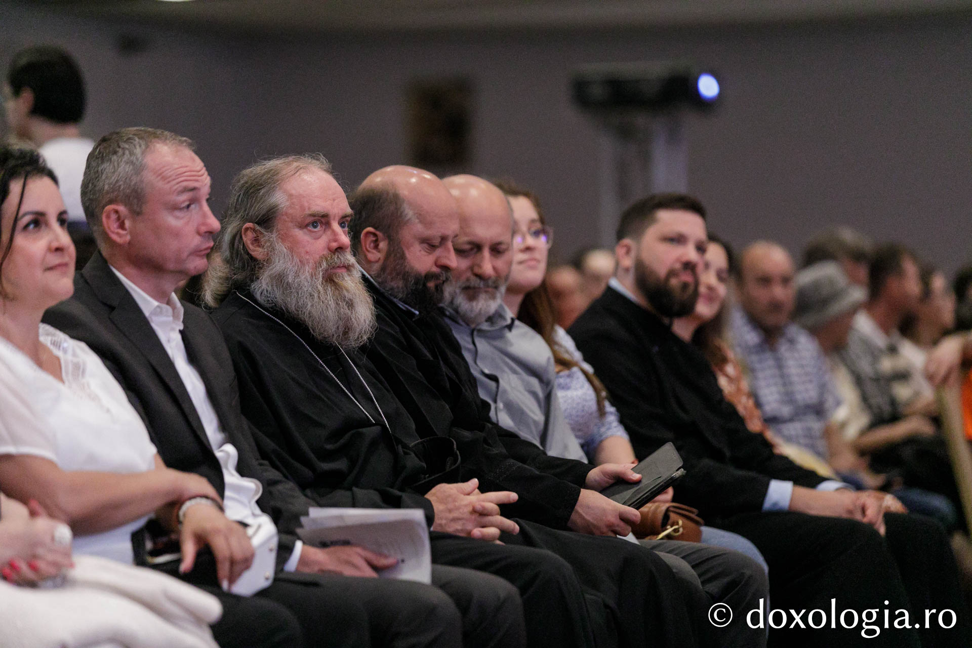 Participanți la Conferința pr. Pimen Vlad