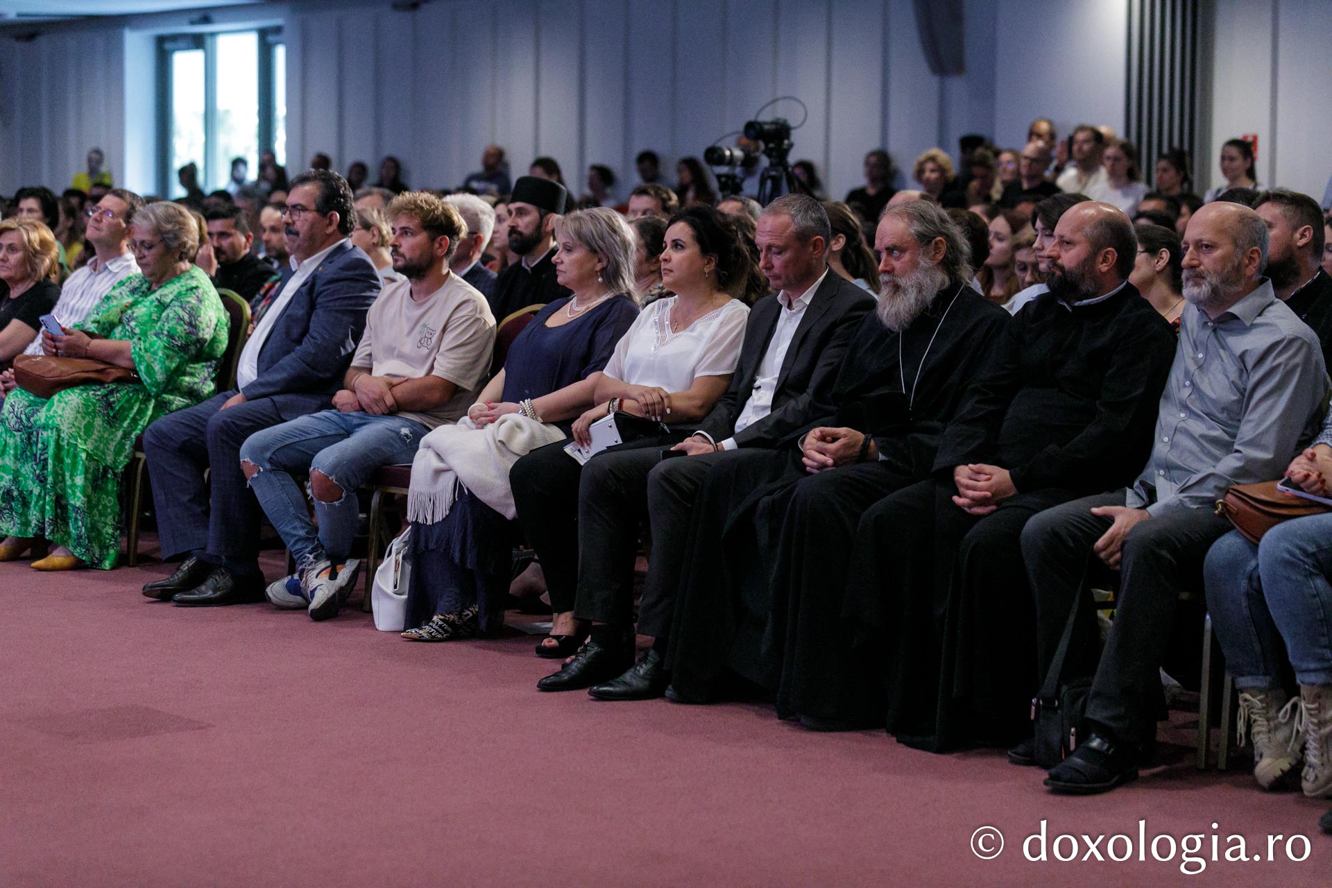 Participanți la Conferința pr. Pimen Vlad