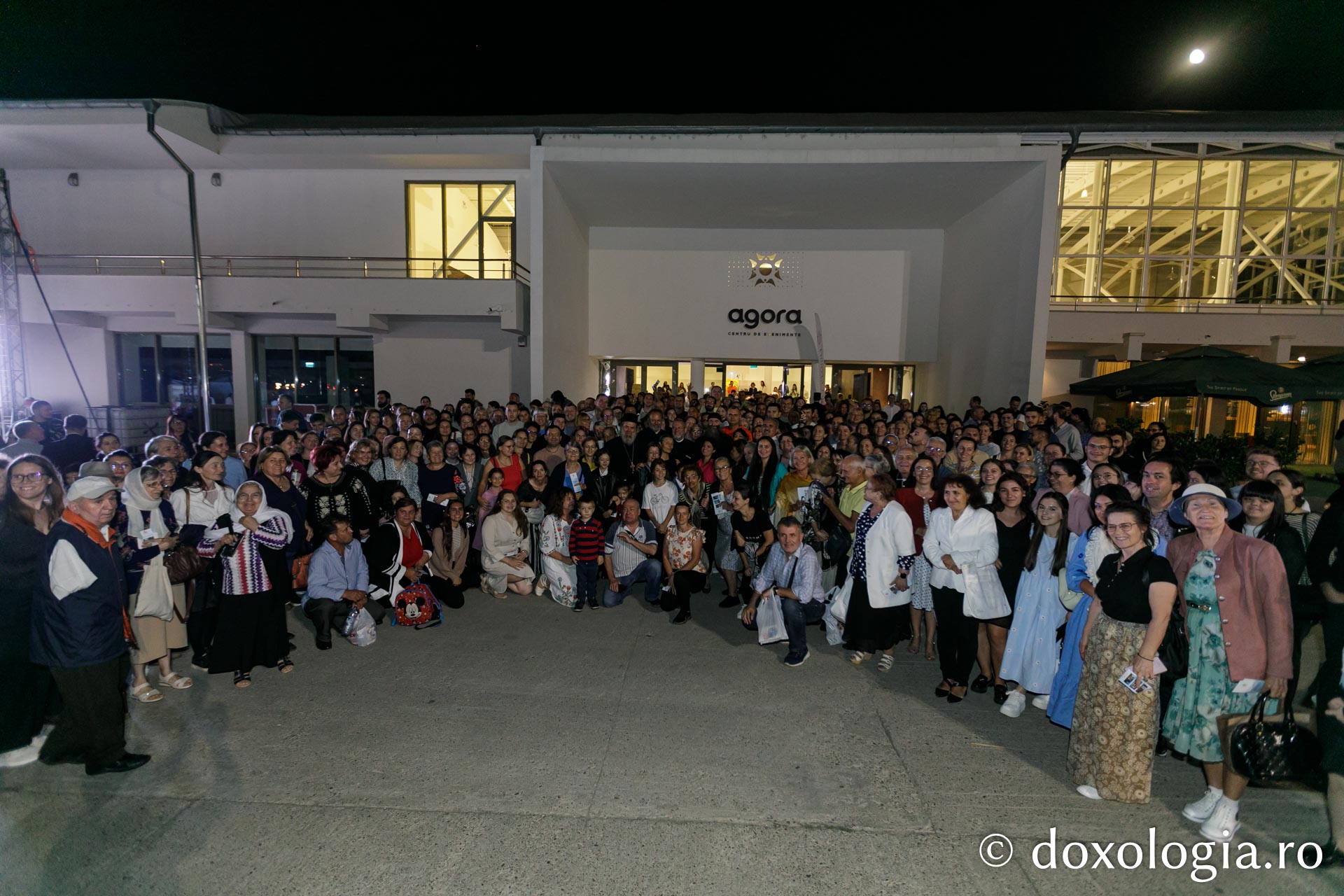 Fotografie de grup cu pr. Pimen Vlad