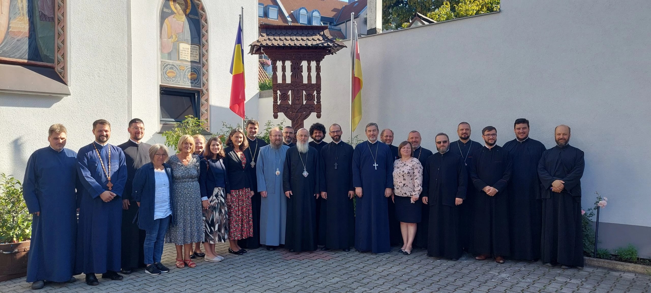 Membrii grupului catehetic al Arhiepiscopiei Germaniei, Austriei și Luxemburgului / Foto: Mitropolia Germaniei, Europei Centrale și de Nord Grupul catehetic al Arhiepiscopiei Germaniei, Austriei și Luxemburgului s-a întâlnit la Nürnberg