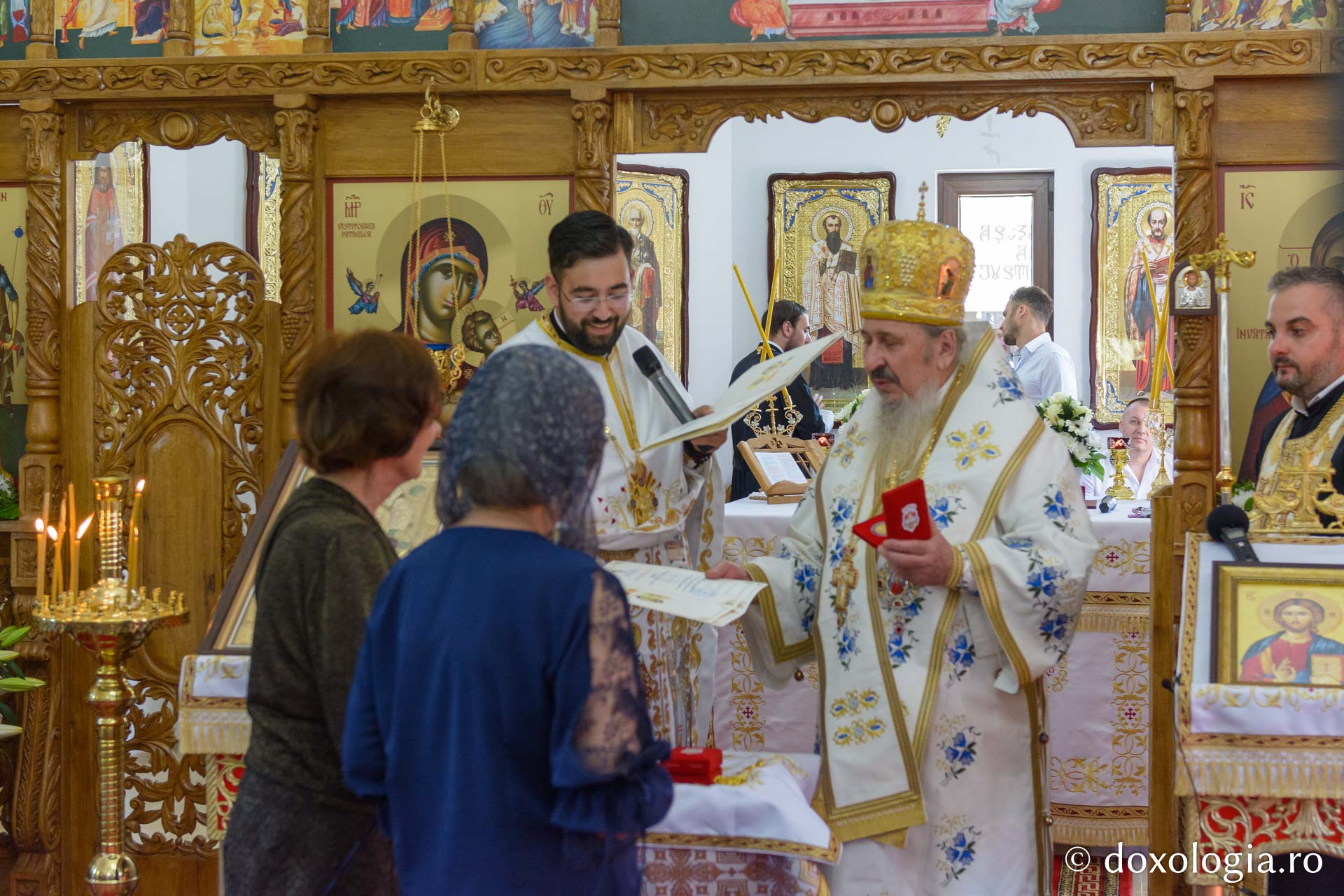 Acordare distincții de vrednicie