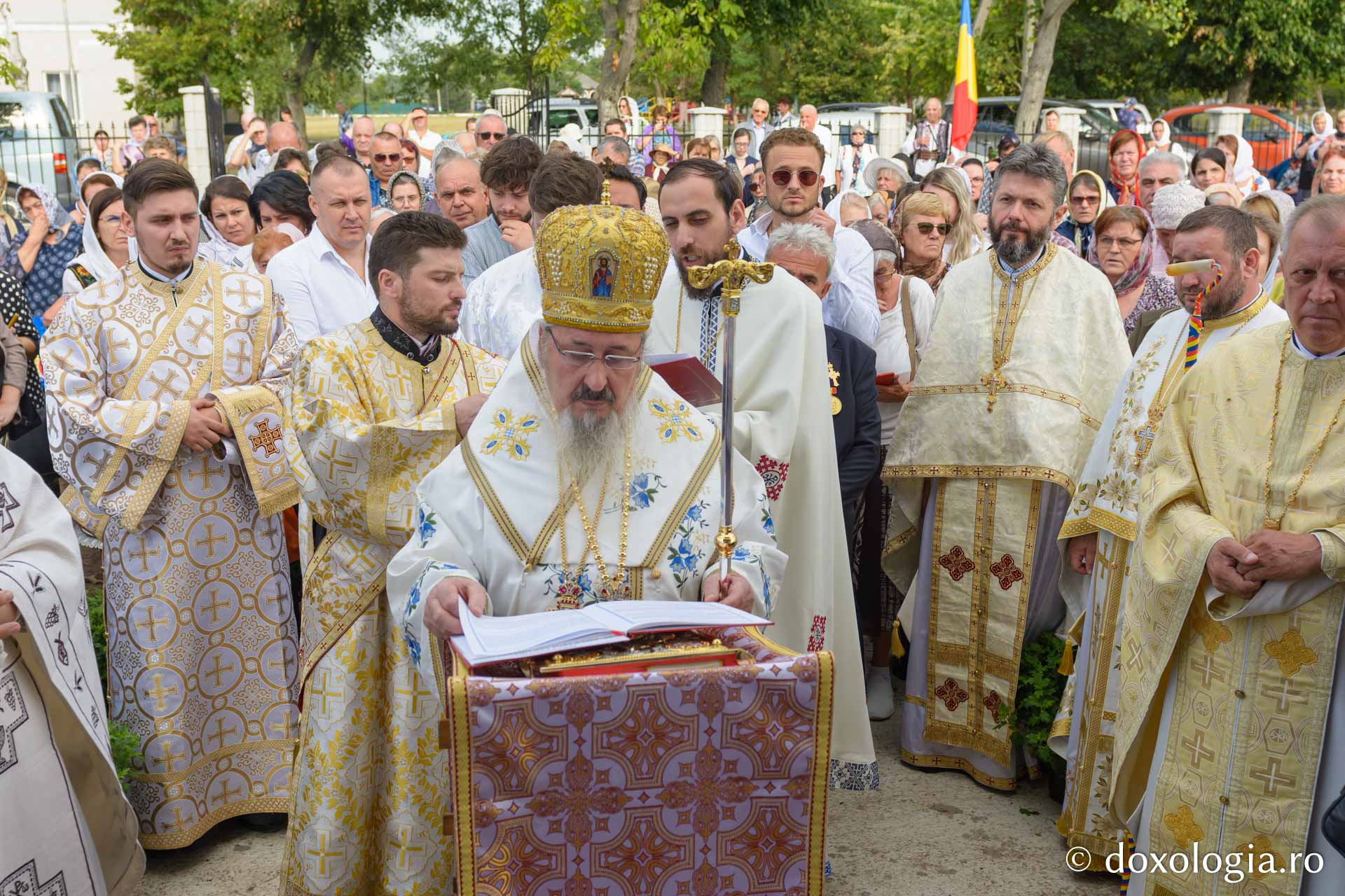 IPS Petru la slujba de sfințire