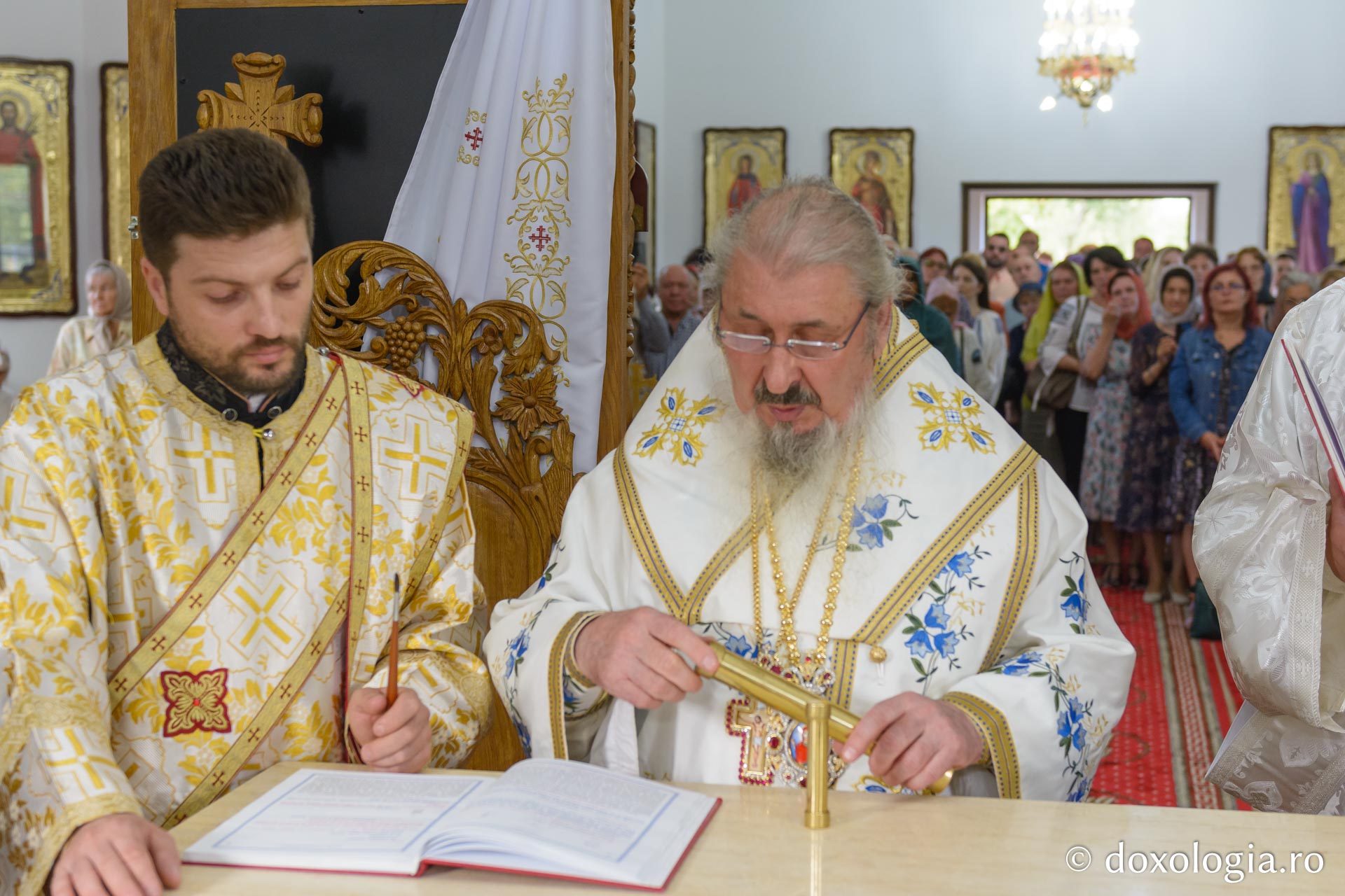 IPS Petru la slujba de sfințire