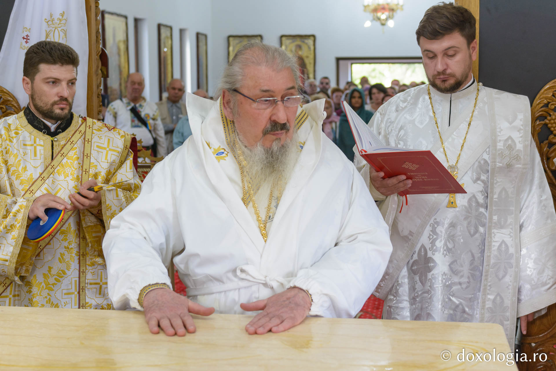 IPS Petru la slujba de sfințire