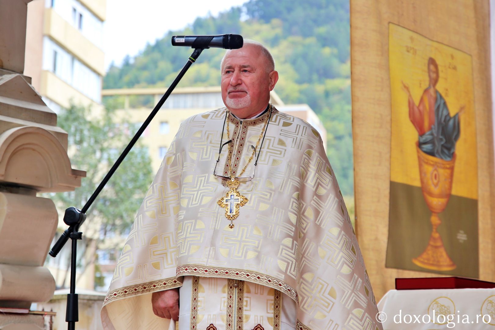 Părintele Gheorghe Ailioaiei, parohul Bisericii „Sfântul Gheorghe” din Piatra Neamț / Foto: Flavius Popa