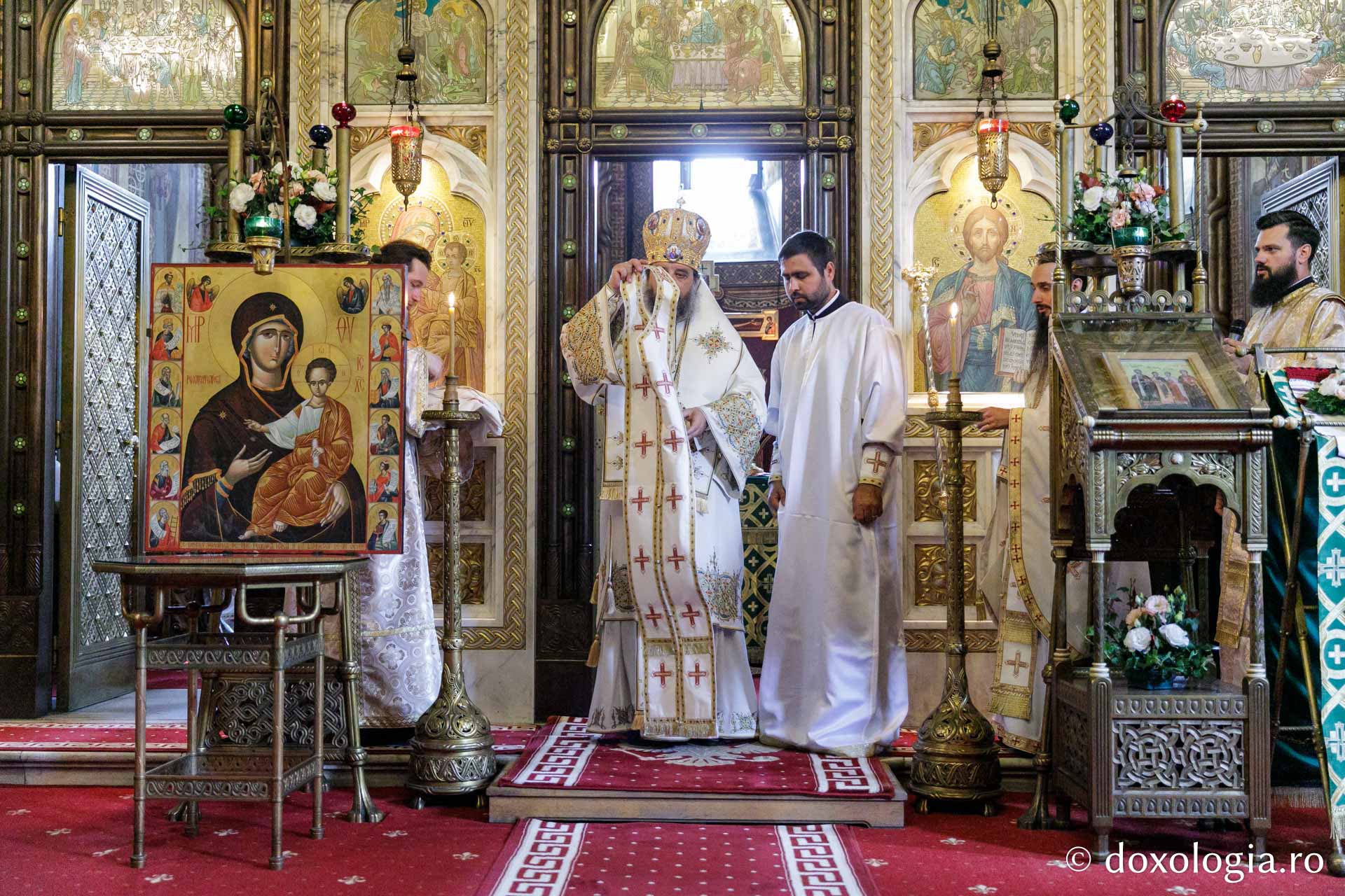 Liturghie Arhierească în debutul celei de-a șasea ediții a Festivalului de Muzică Bizantină de la Iași