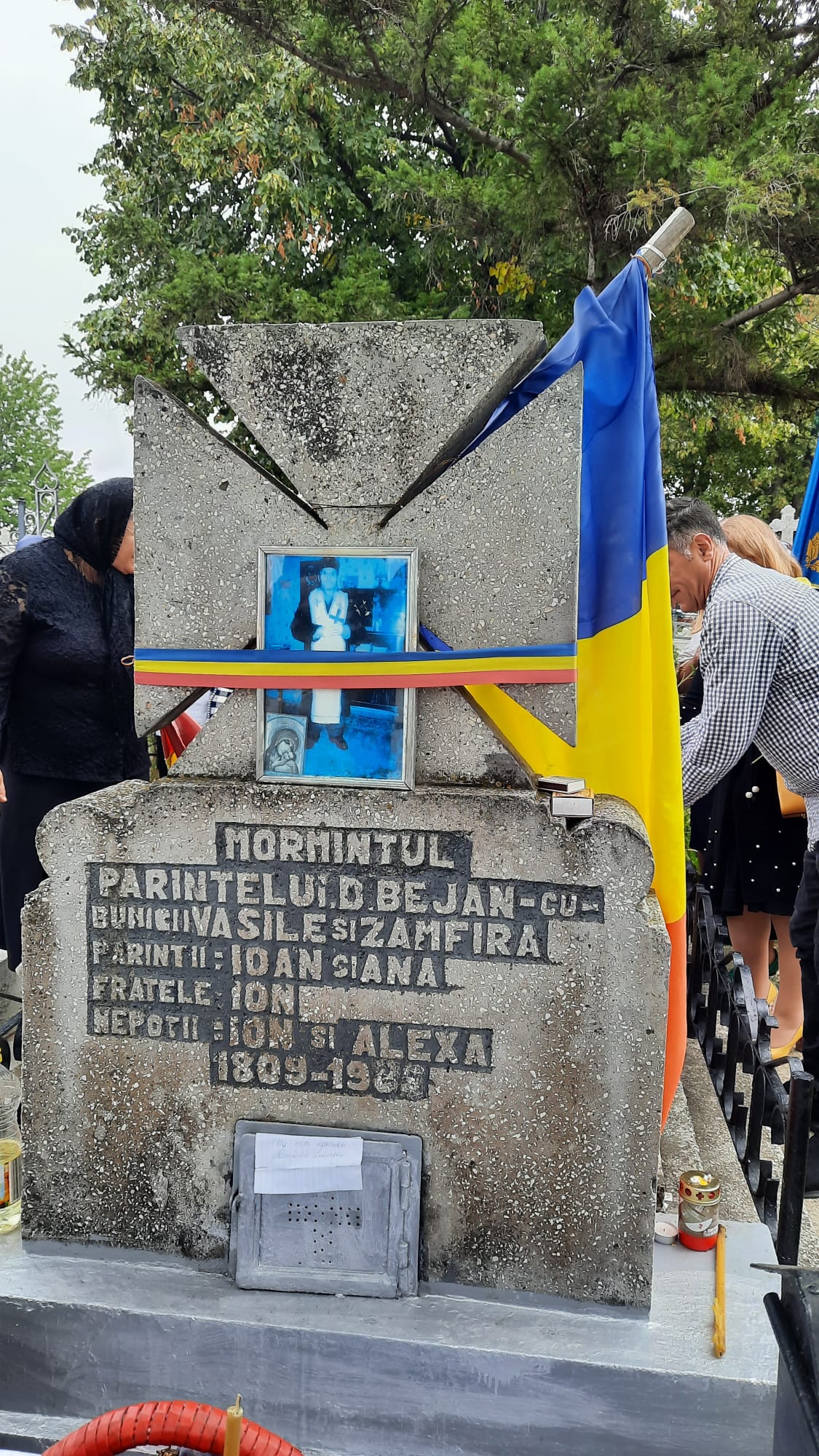 Mormântul părintelui Dimitrie Bejan