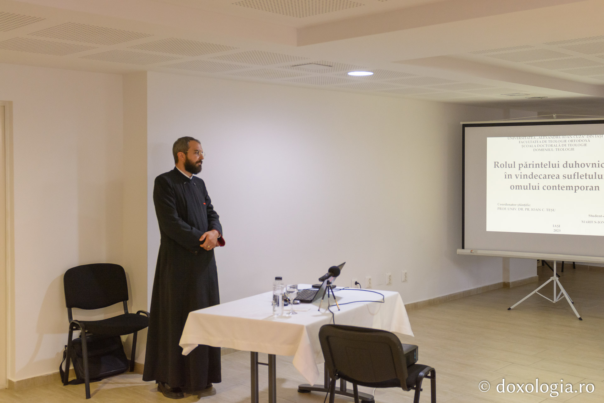 Prezentare publică a tezei de doctorat