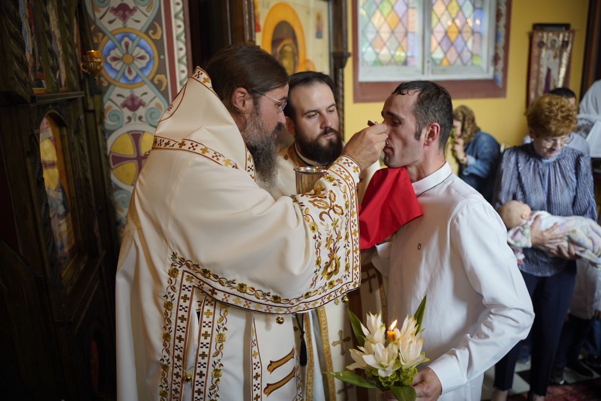 Împărtăşirea cu dumnezeieştile Taine, la finalul Sfintei Liturghii