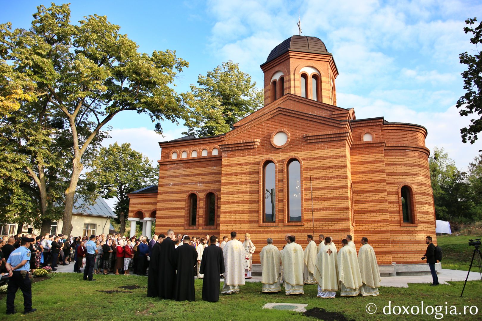 Capela Unității Medico-Sociale din Răducăneni a fost înveșmântată în har / Foto: Flavius Popa