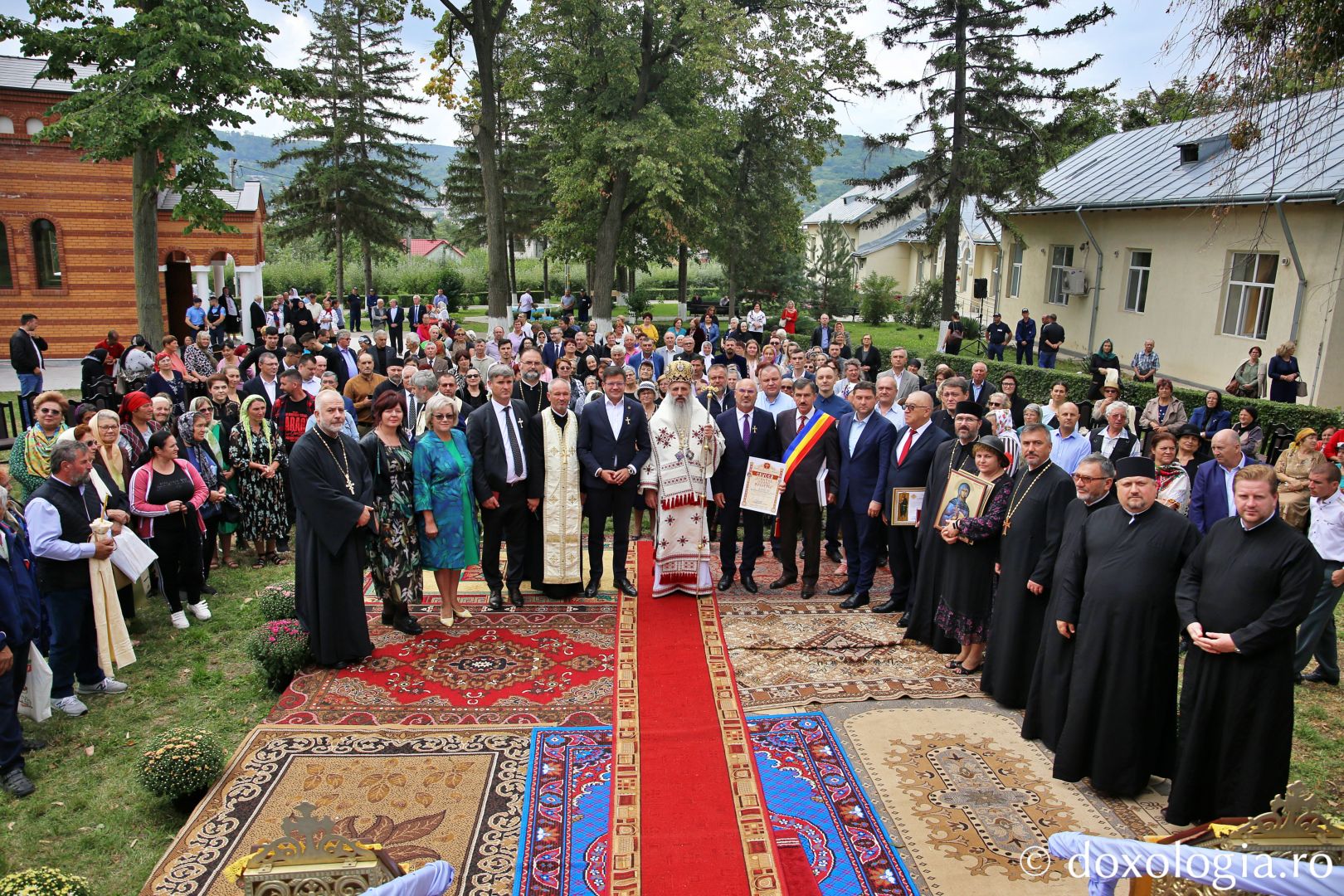 Capela Unității Medico-Sociale din Răducăneni a fost înveșmântată în har / Foto: Flavius Popa Capela Unității Medico-Sociale din Răducăneni a fost înveșmântată în har / Foto: Flavius Popa