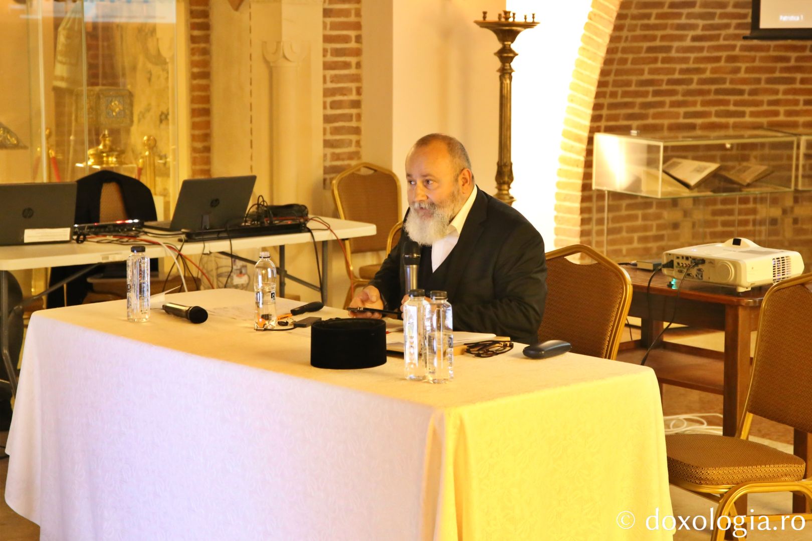 prof. Adrian Marinescu, prezent la Simpozionul „Tradiția patristică în actualitate” / Foto: Flavius Popa