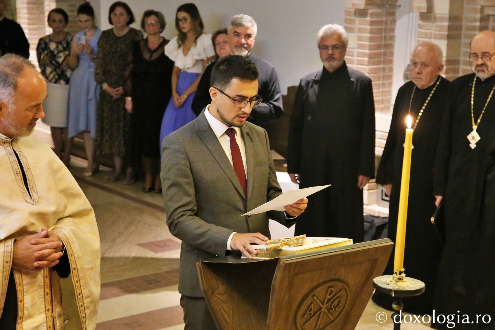 Depunerea jurământului de credință față de Biserică a dr. Andrei Irina / Foto: Flavius Popa